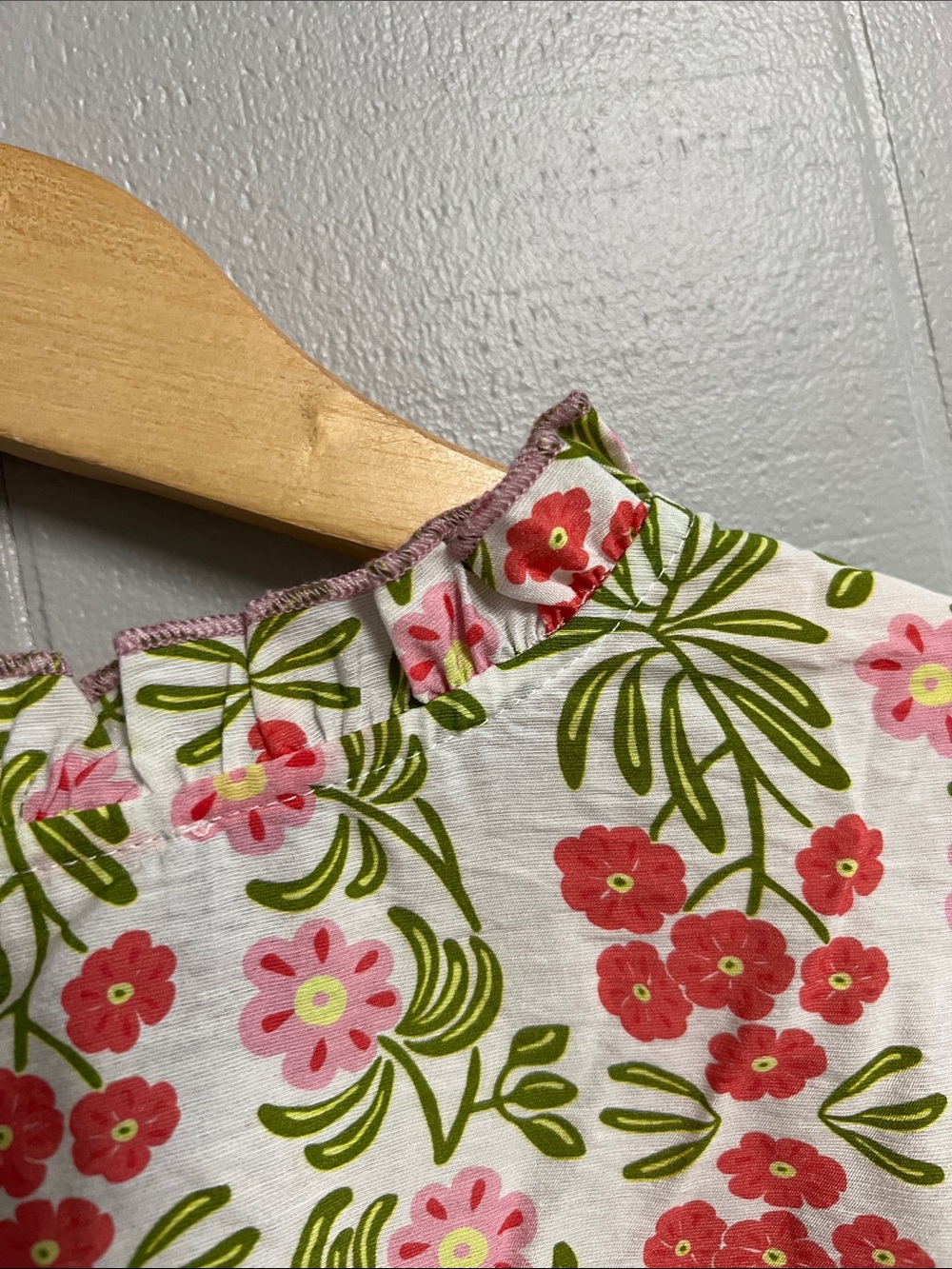 NWT GiGio USA Floral Pink & Green Top Blouse Shirt Large Pink Green Yellow - Picture 10 of 14